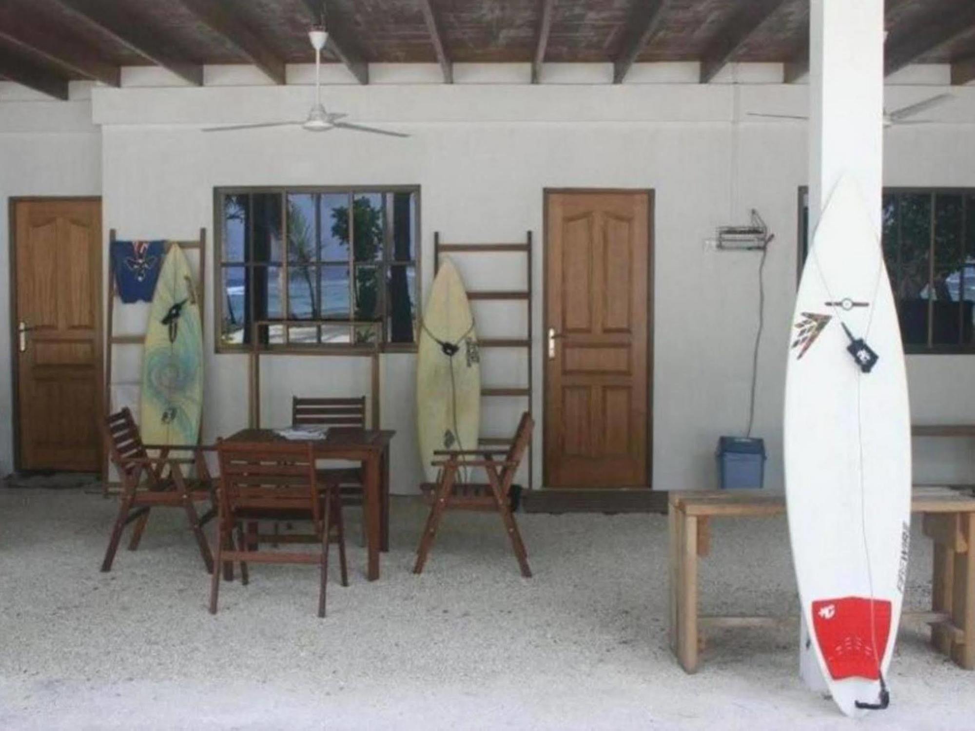 Thulusdhoo Surf Camp Casa de hóspedes Exterior foto